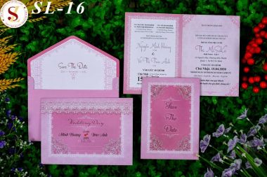Thiệp cưới màu hồng SL16